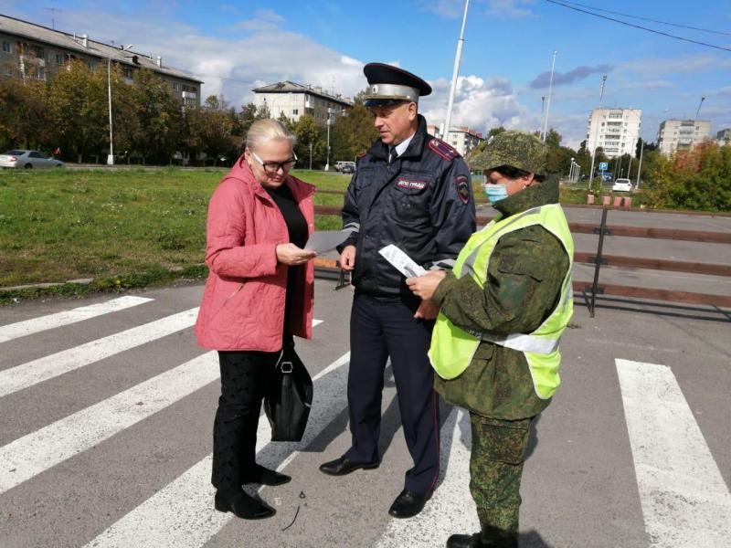 Северские военнослужащие Росгвардии и сотрудники ГИБДД напомнили гражданам о правилах поведения на дороге