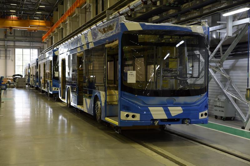 Александр Беглов запустил линию по производству троллейбусов на Невском заводе электрического транспорта