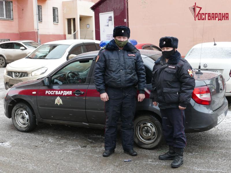 В Иркутске сотрудники Росгвардии блокировали автомобиль, с подозреваемыми в краже