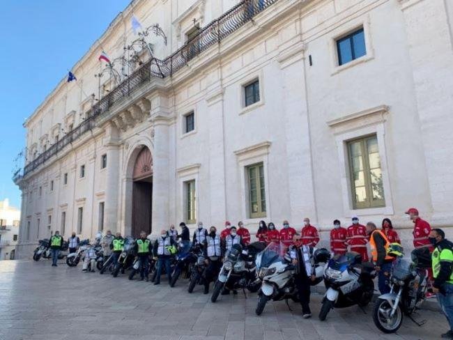 Мотопробег‭ ‬преодолел‭ ‬1000‭ ‬км‭ ‬ради‭ ‬борьбы‭ ‬с‭ ‬наркоманией‭ (‬Италия‭)