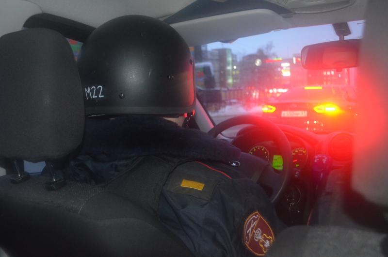 В Мончегорске сотрудники Росгвардии задержали водителя, скрывшегося с места ДТП