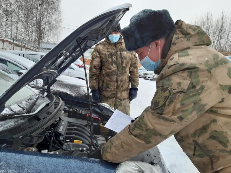В  Управлении Росгвардии по Тюменской области состоялись мероприятия по профилактике ДТП и проверке готовности личных автомобилей к эксплуатации в условиях низких температур