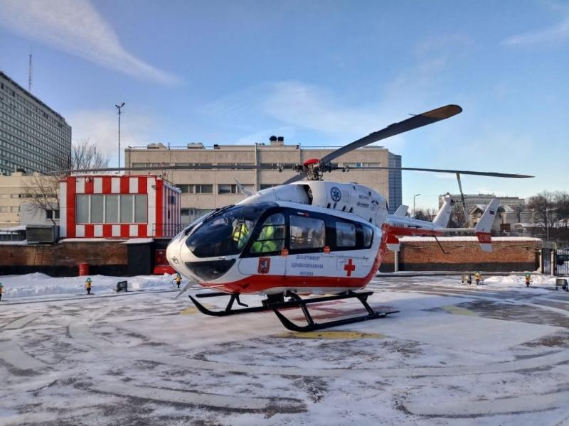 В Новогодние праздники специалисты Московского
авиацентра спасли 8 человек