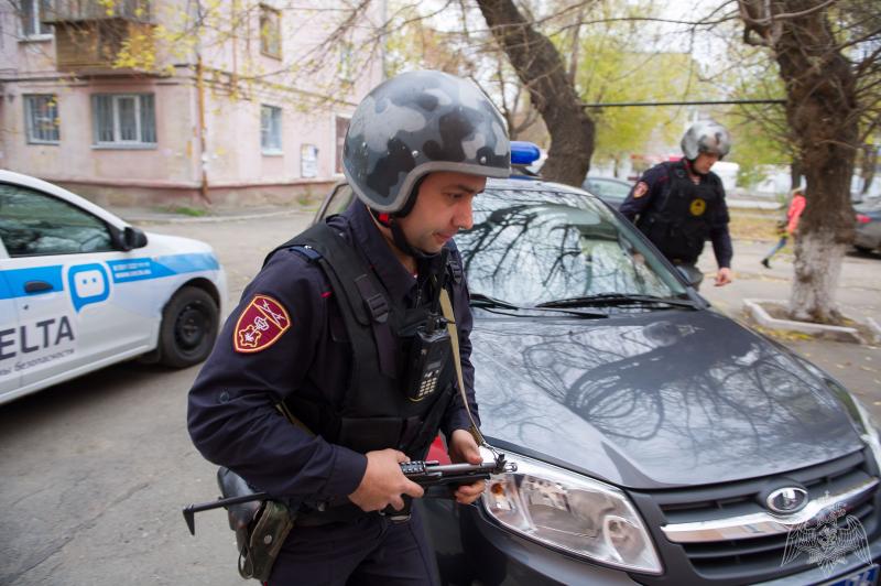В Челябинске сотрудники вневедомственной охраны Росгвардии задержали подозреваемых в краже