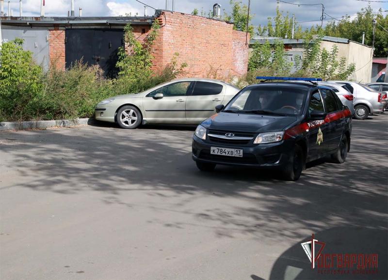 В Рузаевке росгвардейцы оказали содействие сотрудникам ГИБДД в задержании пьяного водителя