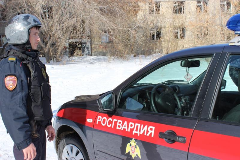 За сутки в Челябинске росгвардейцы задержали двух подозреваемых