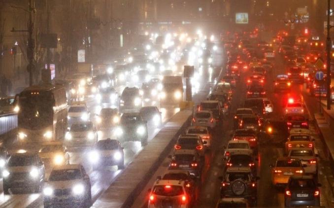 Петербуржцы благодаря Смольному застряли в двухсуточной пробке на Московском шоссе