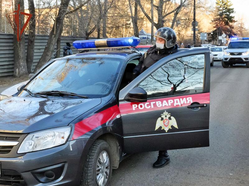 Росгвардейцы задержали нетрезвого водителя и разыскиваемых лиц в Хакасии