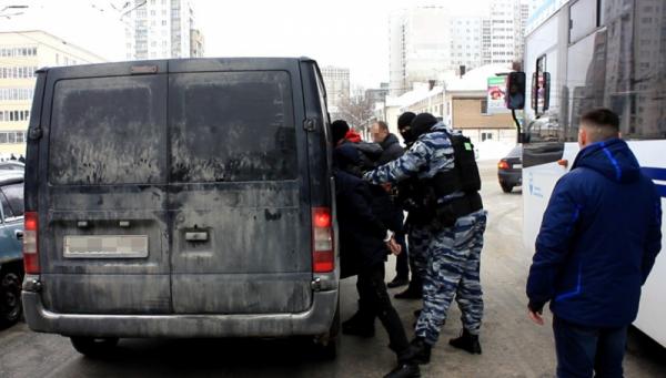 В Башкортостане при содействии спецподразделений Росгвардии задержана группа подозреваемых в серии краж из машин