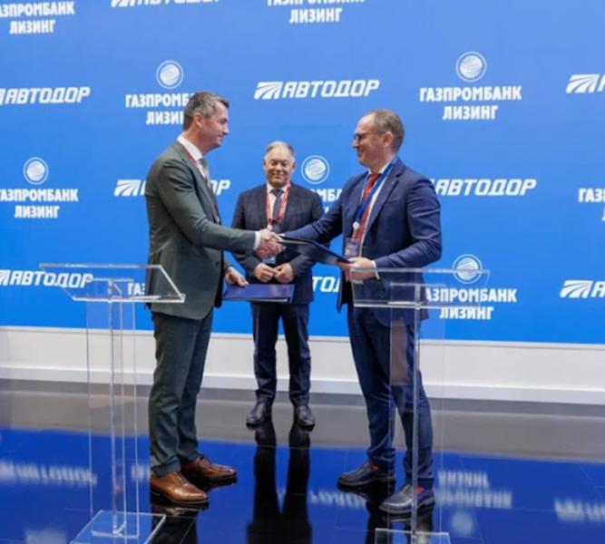ПМЭФ 2022: Группа Газпромбанк Лизинг и госкомпания «Российские автомобильные дороги» заключили соглашение о сотрудничестве