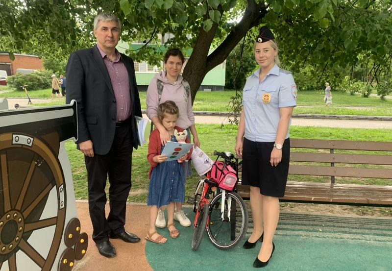 Госавтоинспекция Новой Москвы и представитель ОС при УВД по ТиНАО провели профилактическое мероприятие «Безопасный велосипед»