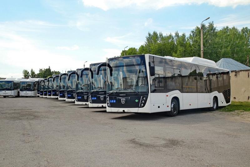 «КАМАЗ» выполняет свои обязательства: следующая партия его автобусов направилась в Новосибирск