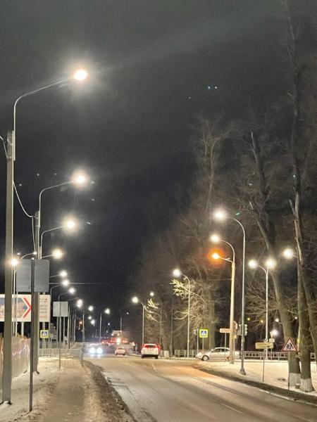 Специалисты Воронежэнерго подключили к электросетям систему наружного освещения автодороги в Новоусманском районе