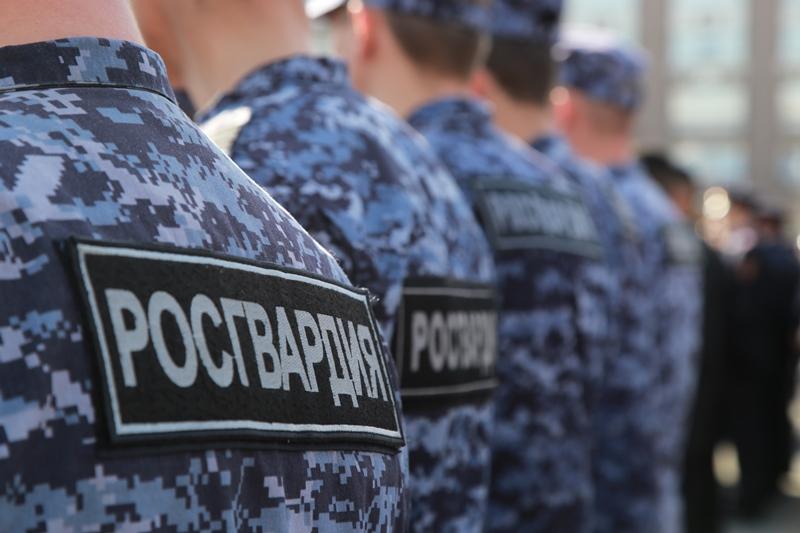 В Челябинске росгвардейцы задержали мужчину, у которого при себе имелось наркотическое вещество