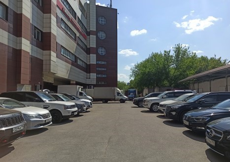 Иван Бобров: в Покровском-Стрешневе на месте незаконной автостоянки появилась парковка на 40 машиномест