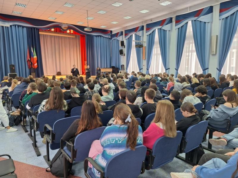 Сотрудники полиции Зеленограда провели профилактическую беседу со школьниками