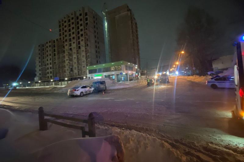 Трое детей пострадали в аварии с участием двух иномарок в Новосибирске