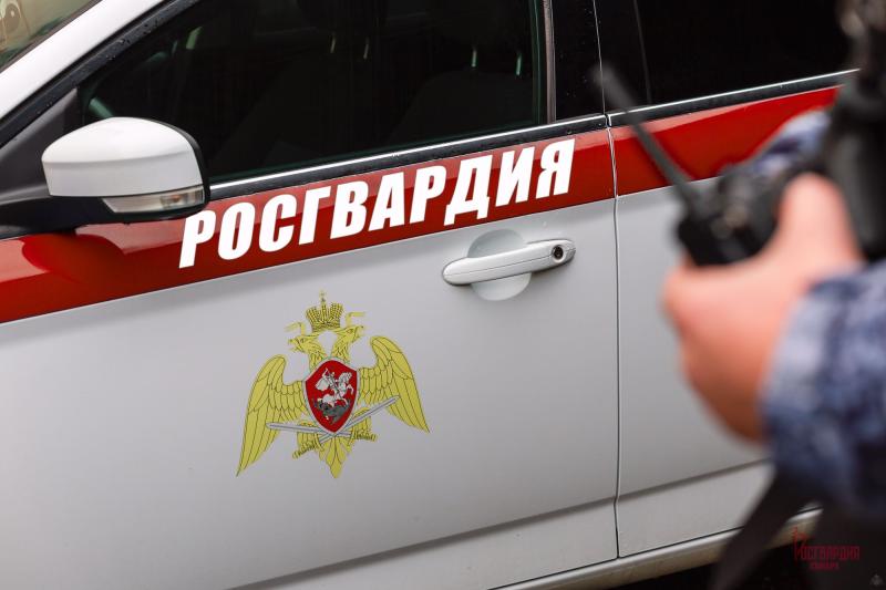 В Тольятти патруль Росгвардии задержал подозреваемого в хранении запрещенного вещества