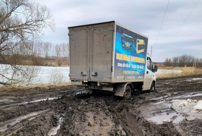 Хутору Красному в Семилукском районе так и не удалось вырваться из транспортной изоляции, а местные чиновники плевать хотели на прокуратуру