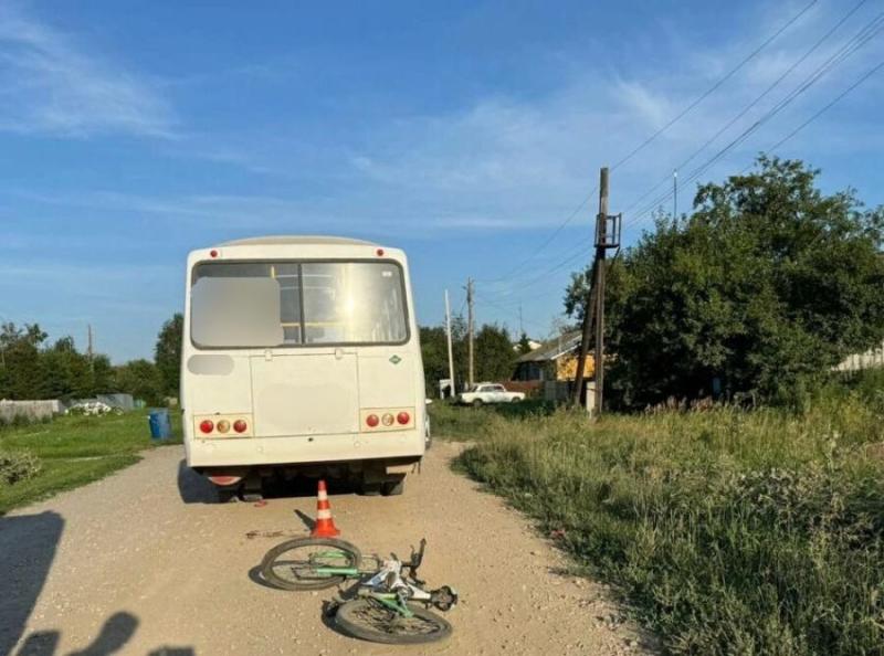 Автобус переехал 7-летнего велосипедиста под Новосибирском