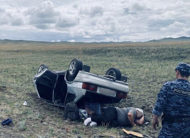 Барун-Хемчикские росгвардейцы оказали первую помощь пострадавшему в ДТП