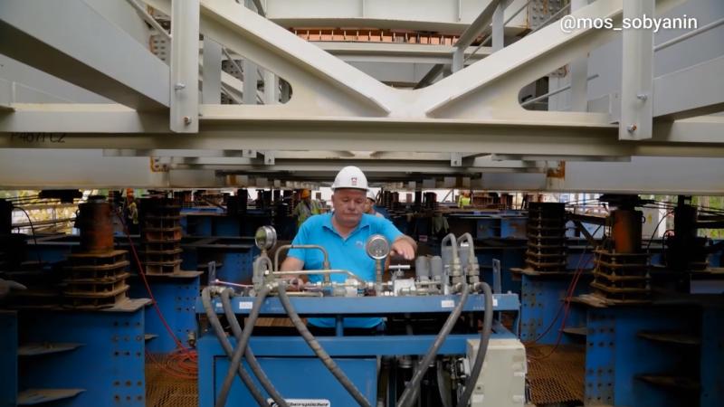 Специалисты Нацпроектстроя надвигают путепровод СБВ над путями МЦД-2