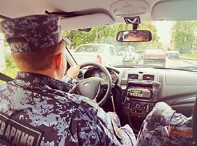 Росгвардейцы оказали помощь попавшей в ДТП орловчанке