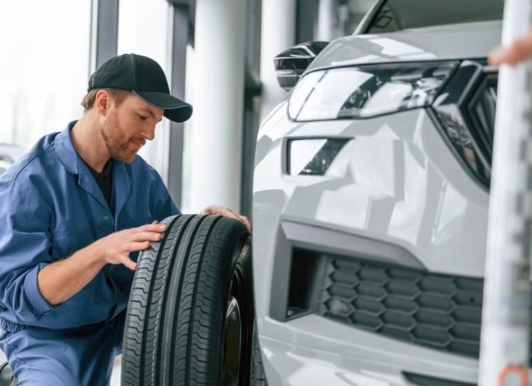 Выездной шиномонтаж - помощь на дороге