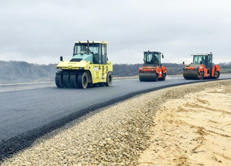 «Трансстроймеханизация» начала укладывать асфальтобетон на Южном обходе Рязани